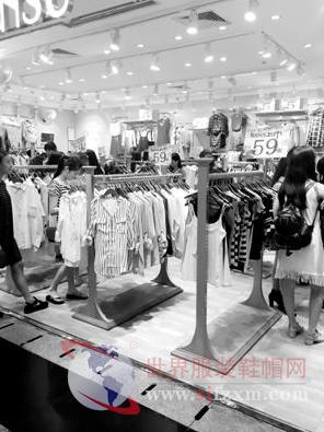 服裝銷(xiāo)售青黃不接 行業(yè)淡季下的挑戰(zhàn)與破局之道