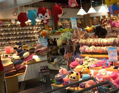 服裝銷(xiāo)售 日用百貨中的黃金賽道，多元?jiǎng)?chuàng)業(yè)機(jī)會(huì)探析